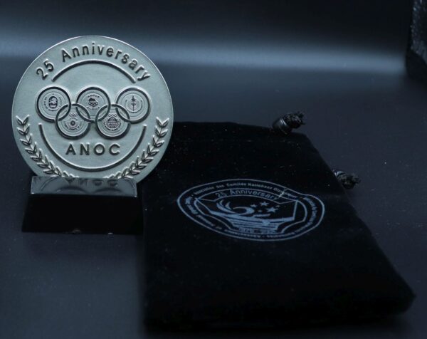 25TH ANNIVERSARY ANOC COMMEMORATION MEDAL.1979-2004. NATIONAL OLYMPIC COMMITTEES IN POUCH VERY BIG - Image 7