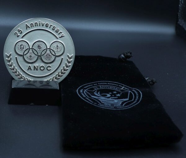 25TH ANNIVERSARY ANOC COMMEMORATION MEDAL.1979-2004. NATIONAL OLYMPIC COMMITTEES IN POUCH VERY BIG - Image 6