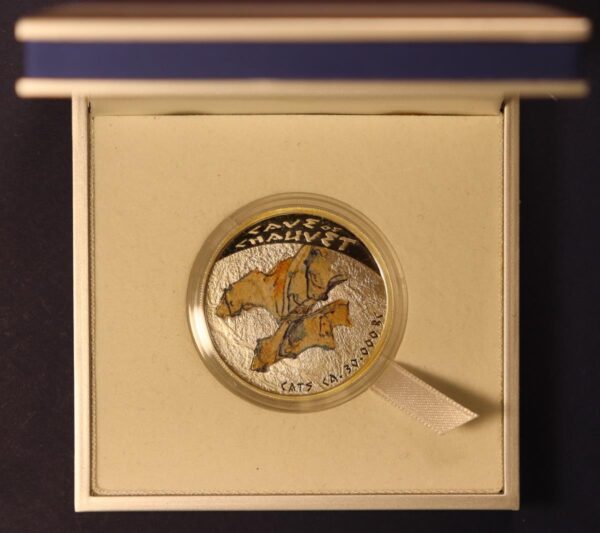 1 DOLLAR 2011 ELIZABETH II CAVE OF CHAUVET - Image 2
