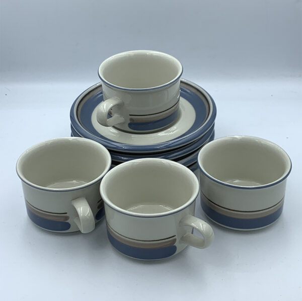 Rare Vintage Arabia Finland 4 Cup & Saucer Set