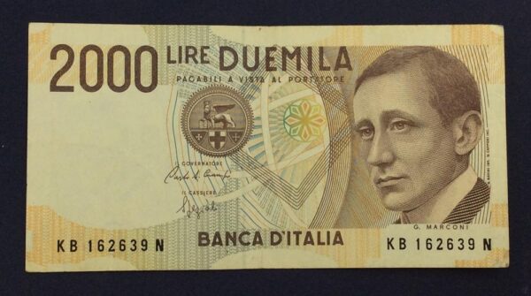 Italy 2000 lira 1990 GBA44