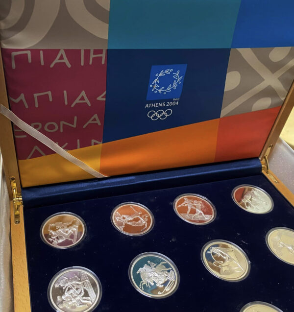 Σετ 12 Ασημένιων Νομισμάτων Ολυμπιακοί Αγώνες Αθήνα 2004 - Image 3
