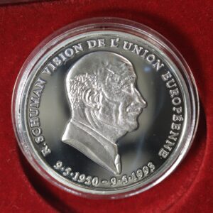 Alternative view of Ασημενιο Μεταλλιο Πραπεζης Καραμανλης-Σουμαν