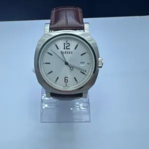 Versus 42mm quartz ρολόι καινούργιο, ασημί