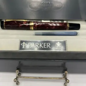 Alternative view of Parker Duofold International μπορντό μαρμάρινο στυλό με 18k μύτη καινούργιο στο κουτί