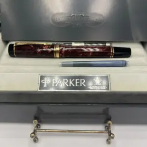 Parker Duofold International μπορντό μαρμάρινο στυλό με 18k μύτη καινούργιο στο κουτί